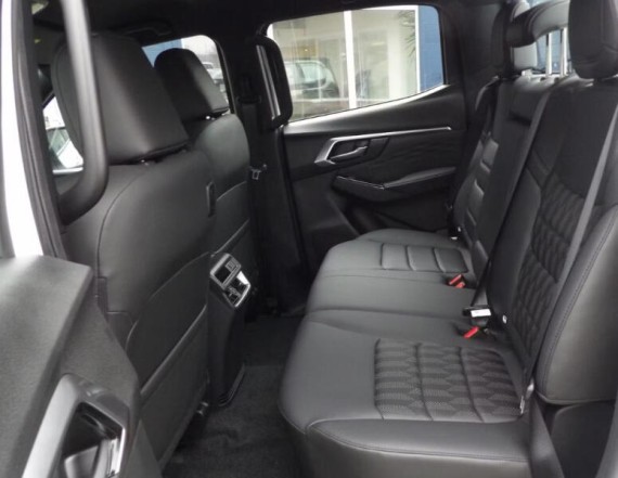 Isuzu D-Max LSE 2.2L 163K 4x4 8st. A/T (foto 1)