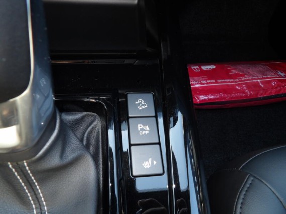 Isuzu D-Max V-Cross 2.2L 163K 4x4 8st. A/T (foto 17)