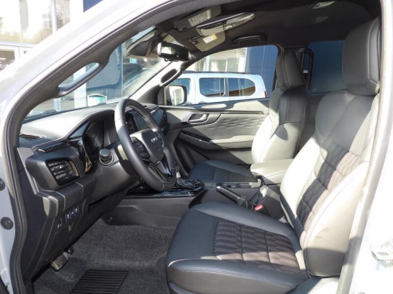 Isuzu D-Max V-Cross 2.2L 163K 4x4 8st. A/T (foto 3)