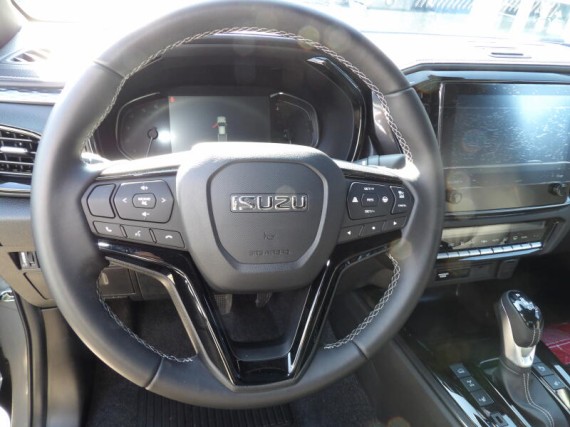 Isuzu D-Max V-Cross 2.2L 163K 4x4 8st. A/T (foto 7)
