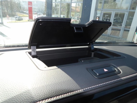 Isuzu D-Max V-Cross 2.2L 163K 4x4 8st. A/T (foto 23)