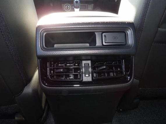 Isuzu D-Max V-Cross 2.2L 163K 4x4 8st. A/T (foto 28)