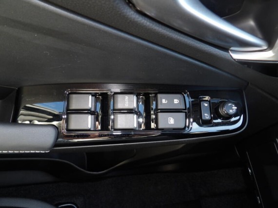 Isuzu D-Max V-Cross 2.2L 163K 4x4 8st. A/T (foto 10)