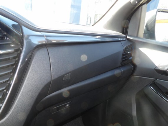 Isuzu D-Max V-Cross 2.2L 163K 4x4 8st. A/T (foto 24)