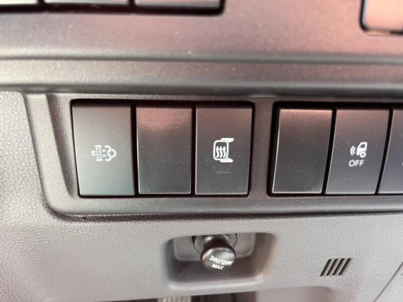Isuzu M30 7,5t  3stranný sklápěč s rukou (foto 49)