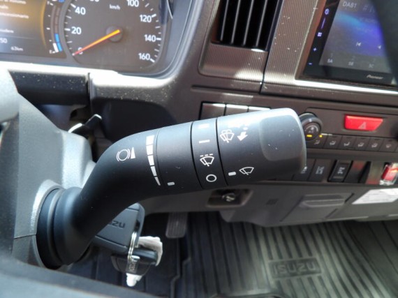 Isuzu M30 7,5t  3stranný sklápěč s rukou (foto 46)
