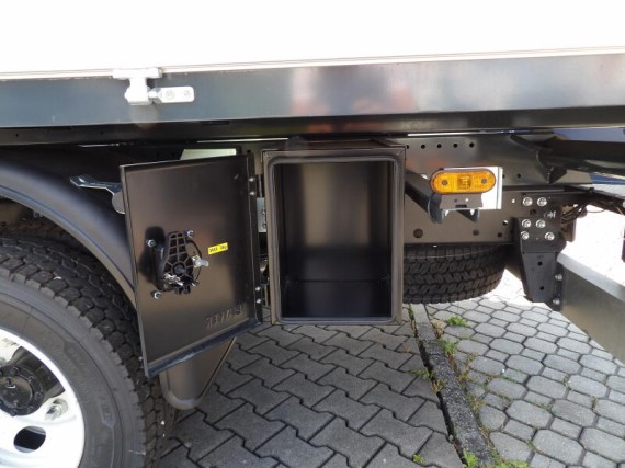 Isuzu M30 7,5t  3stranný sklápěč s rukou (foto 88)
