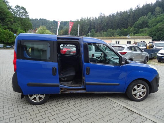 Fiat Dobló 1.3 JTD 66kw MAN5 (foto 8)