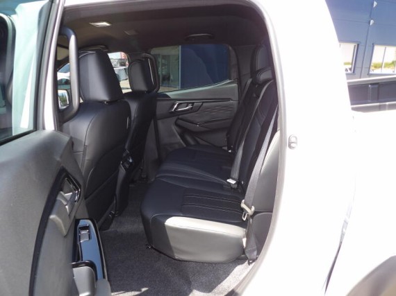 Isuzu D-Max LSE 2.2L 163K 4x4 8st. A/T (foto 2)