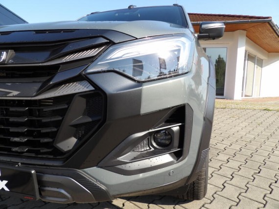Isuzu D-Max V-Cross 2.2L 163K 4x4 8st. A/T (foto 46)