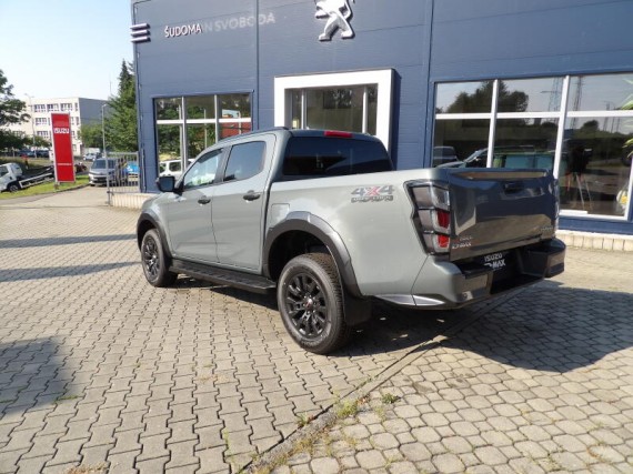 Isuzu D-Max V-Cross 2.2L 163K 4x4 8st. A/T (foto 38)