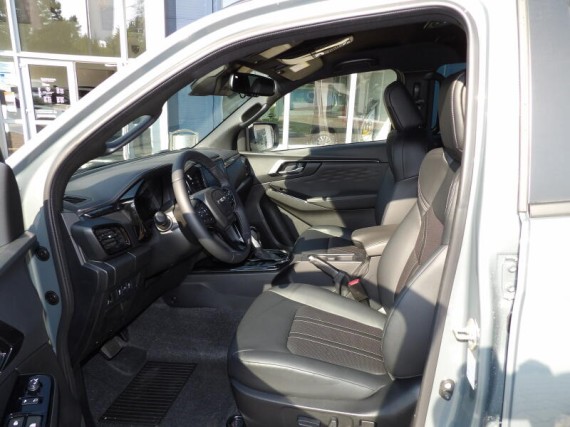 Isuzu D-Max V-Cross 2.2L 163K 4x4 8st. A/T (foto 2)