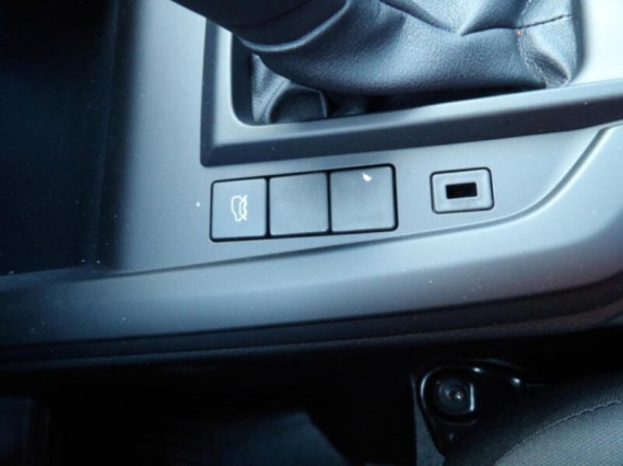 Isuzu D-Max L 2.2L 163K 4x4 6st MT (foto 12)