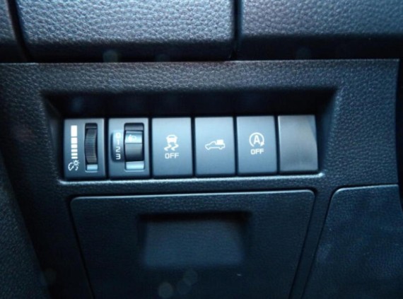 Isuzu D-Max L 2.2L 163K 4x4 6st MT (foto 14)