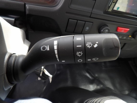 Isuzu M27 3.5t 3.0L 150k MAN5 (foto 14)
