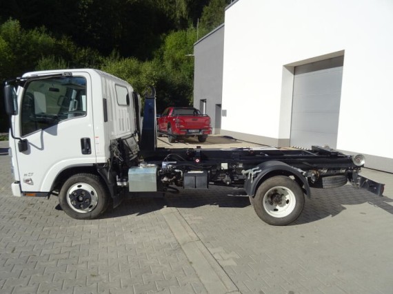 Isuzu M27 3,0L, hákový nosič kontejnerů (foto 5)