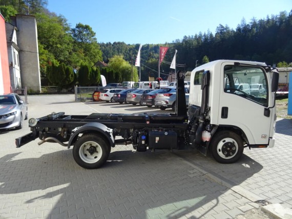 Isuzu M27 3,0L, hákový nosič kontejnerů (foto 9)