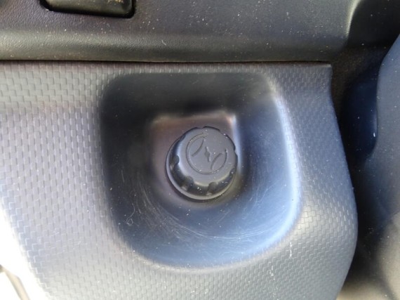 Isuzu M27 3,0L, hákový nosič kontejnerů (foto 18)