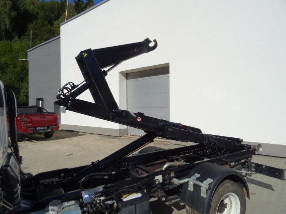 Isuzu M27 3,0L, hákový nosič kontejnerů (foto 11)