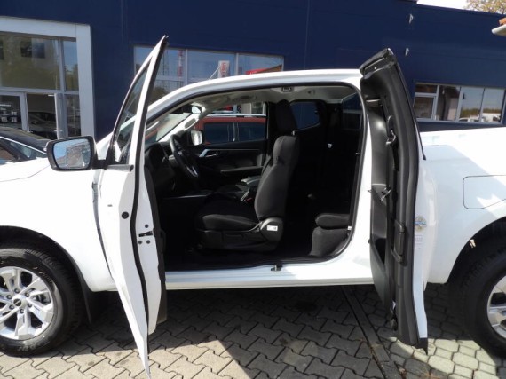 Isuzu D-Max SpaceCab LS 2.2L 163K 8st. A/T (foto 11)