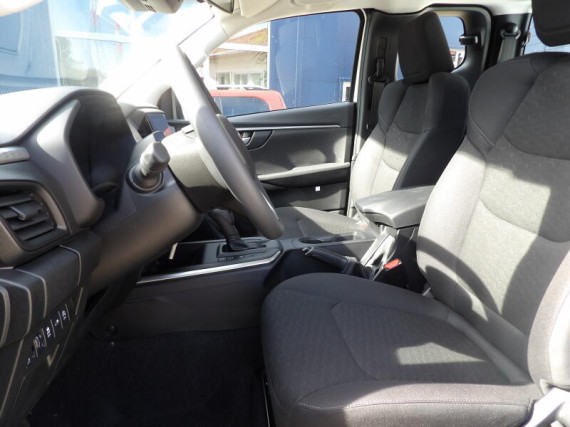 Isuzu D-Max SpaceCab LS 2.2L 163K 8st. A/T (foto 13)