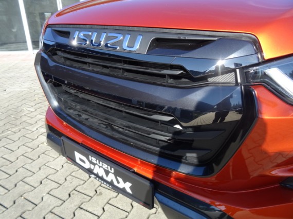 Isuzu D-Max V-Cross Double Cab 4x4 A/T (foto 9)
