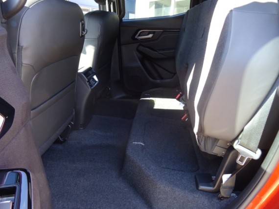 Isuzu D-Max V-Cross Double Cab 4x4 A/T (foto 16)