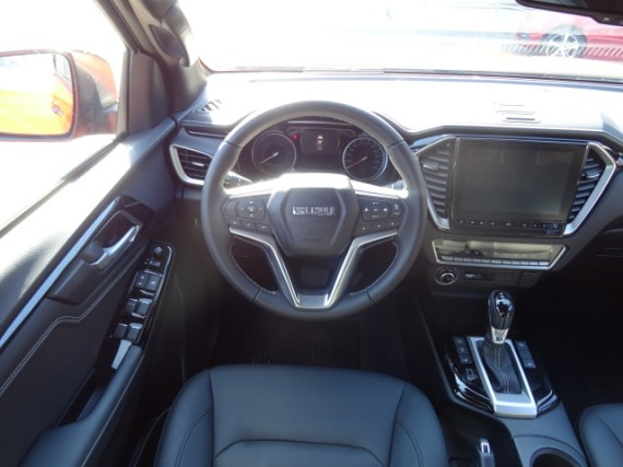 Isuzu D-Max V-Cross Double Cab 4x4 A/T (foto 18)