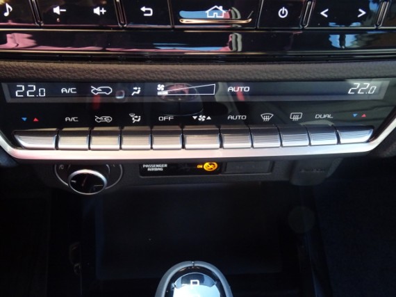 Isuzu D-Max V-Cross Double Cab 4x4 A/T (foto 34)