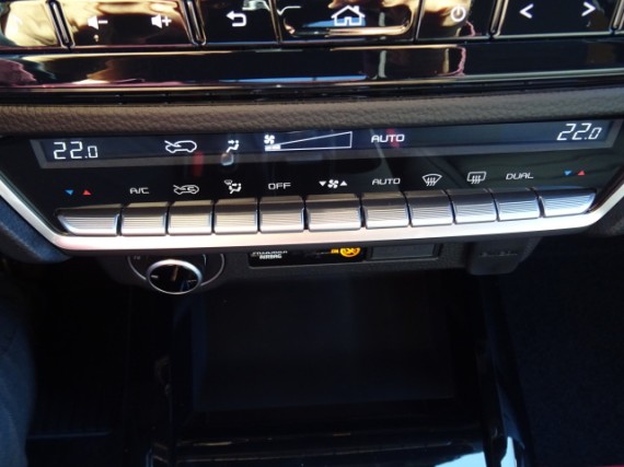 Isuzu D-Max V-Cross Double Cab 4x4 A/T (foto 32)