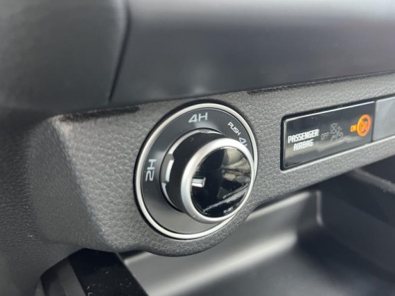 Isuzu D-Max 4x4 Double Cab LSE (foto 33)