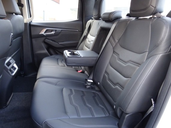 Isuzu D-Max LSE Double Cab 4x4 A/T (foto 14)